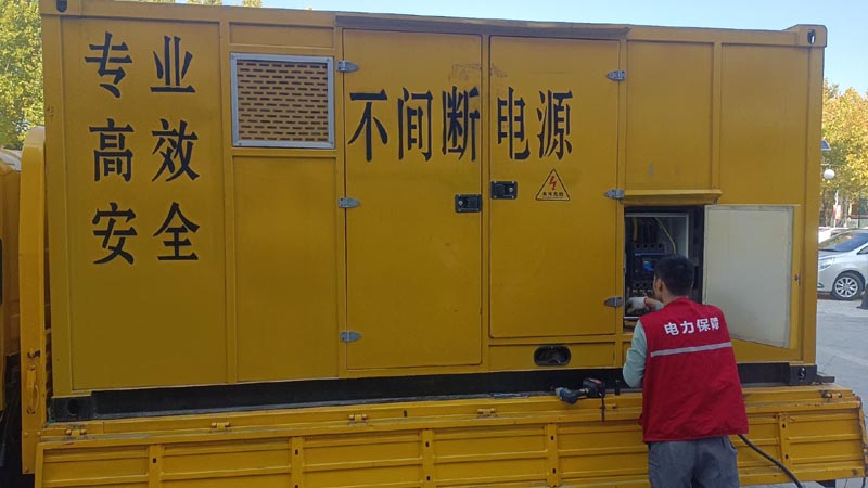 江汉柴油发电机组和UPS电源配合使用时，如何避免切换过程中的电力中断？